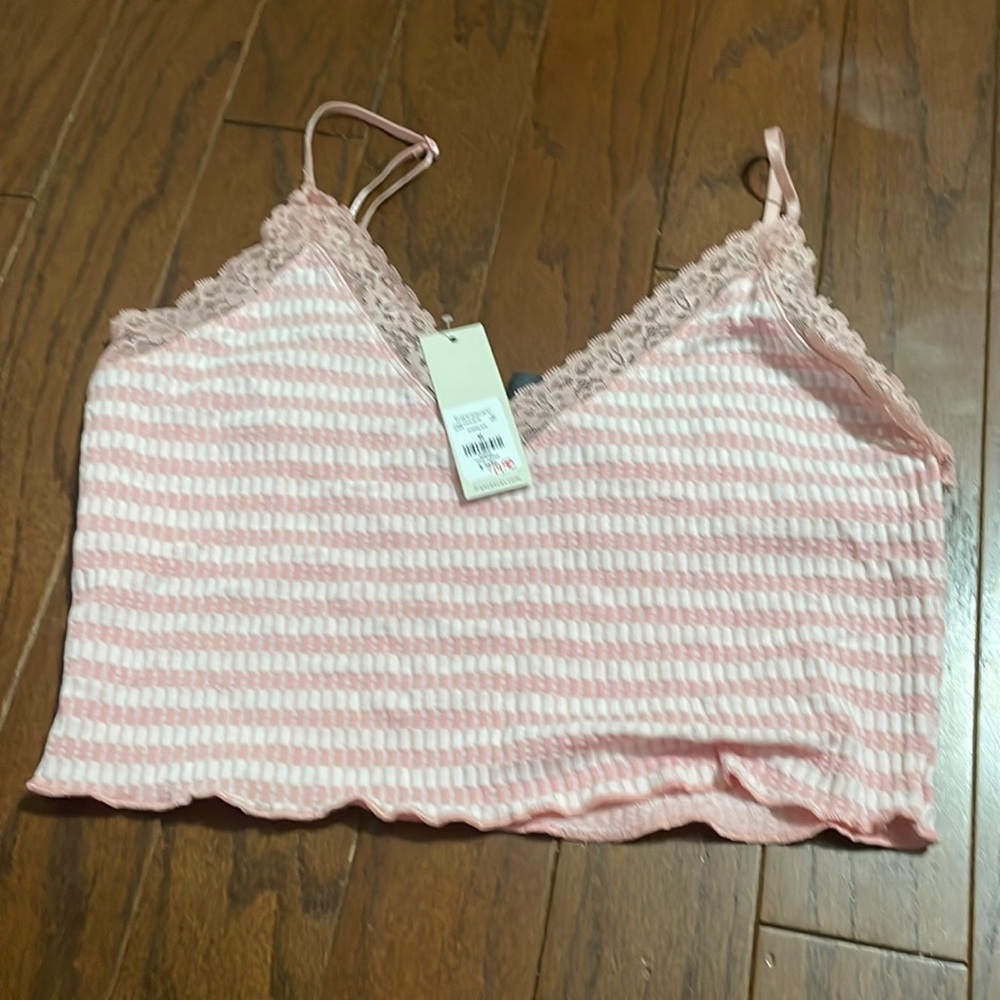 Cropped lace tank top new with tags